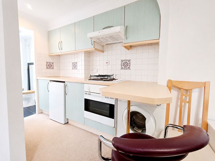 Studio To Rent In St Peters Street, Islington, N1