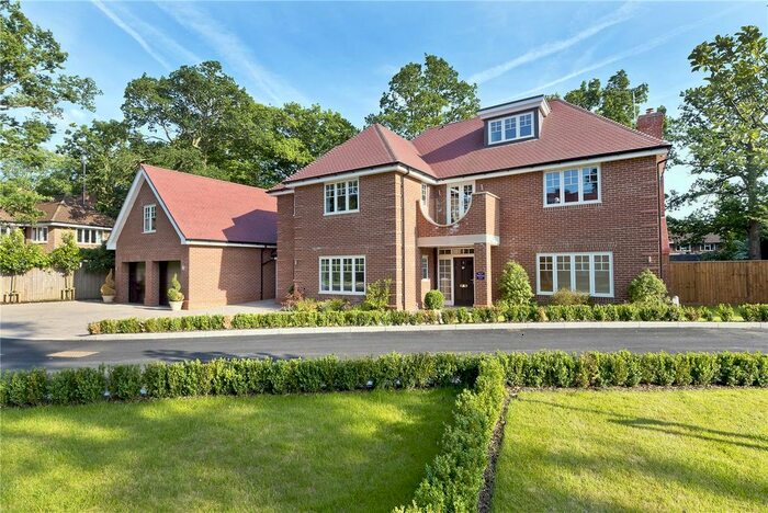 5 Bedroom Detached House To Rent In The Spinney, Gerrards Cross, Buckinghamshire, SL9