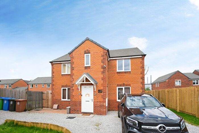4 Bedroom Detached House For Sale In Beaconsfield Road, Rochdale, OL11