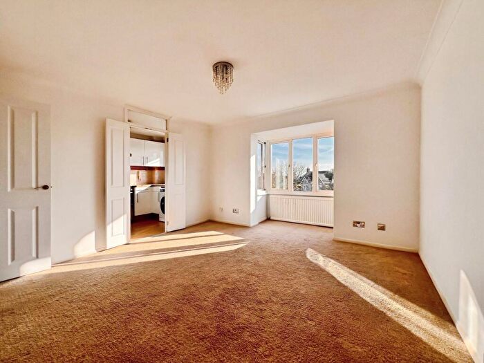 2 Bedroom Flat To Rent In Bradleigh Avenue, Grays, RM17