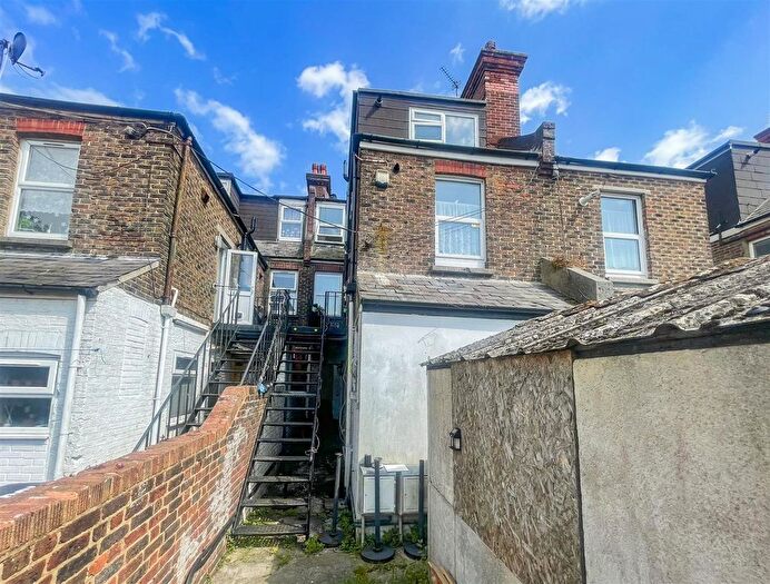 1 Bedroom Flat To Rent In Seaside, Eastbourne, BN22