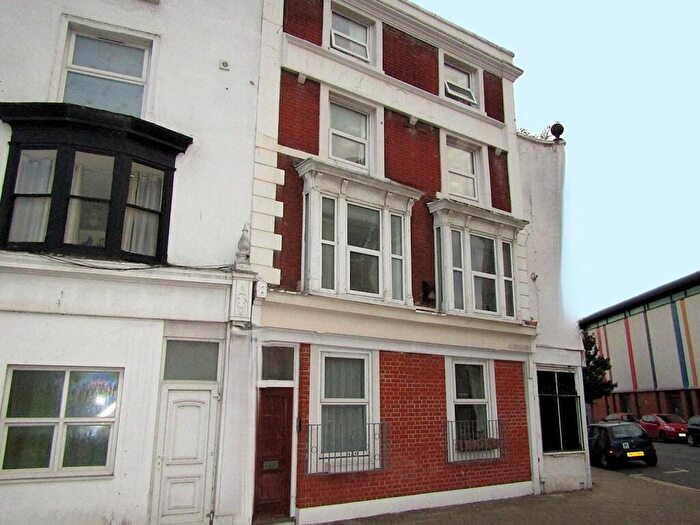 2 Bedroom Flat To Rent In Queen Street, Portsmouth, PO1