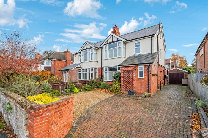 3 Bedroom Semi Detached House For Sale In Southern Road, Thame, OX9