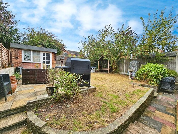 4 Bedroom Detached House For Sale In Sydney Close, Mickleover, Derby, DE3