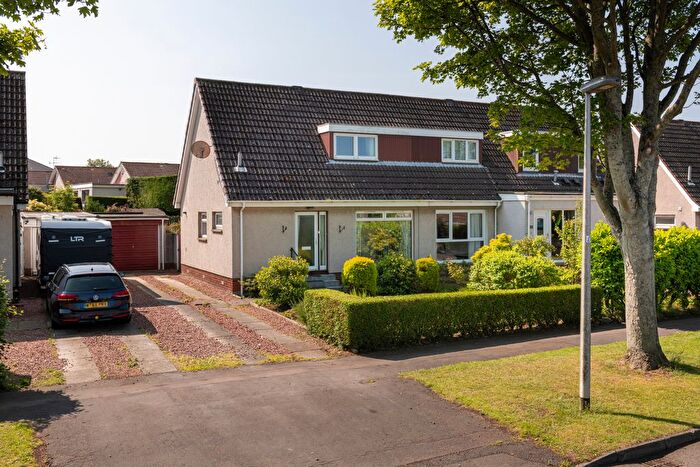 3 Bedroom Semi-Detached House For Sale In King's Avenue, Longniddry, EH32
