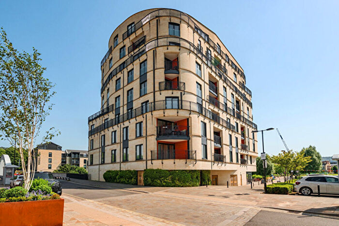 2 Bedroom Flat For Sale In Midland Road, Bath, BA2