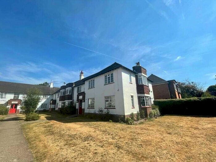 2 Bedroom Flat To Rent In Buckfield Court, Richings Park, Iver, SL0