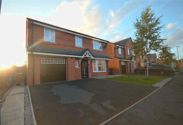 4 Bedroom Detached House To Rent In Woodhouses Avenue, Audenshaw, Manchester, M34