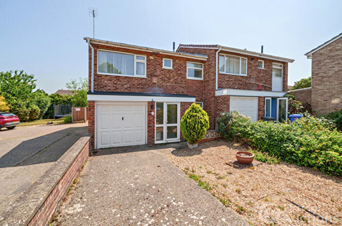 3 Bedroom Semi-Detached House For Sale In Tinkers Lane, Windsor, Berkshire, SL4