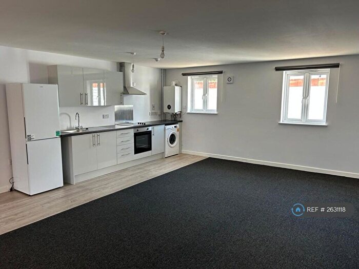 4 Bedroom Flat To Rent In Shield Retail Centre, Filton, Bristol, BS34