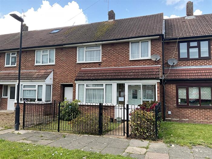 3 Bedroom Terraced House For Sale In The Broadway, Greenford, UB5