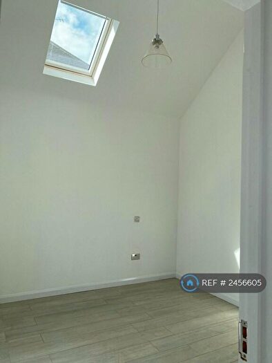 2 Bedroom Detached House To Rent In Winslow Grove, London, E4