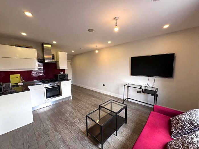 1 Bedroom Flat To Rent In Kingsland Road, London, E8
