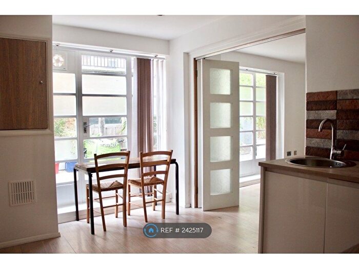 1 Bedroom Detached House To Rent In Fullwood's Mews, London, N1