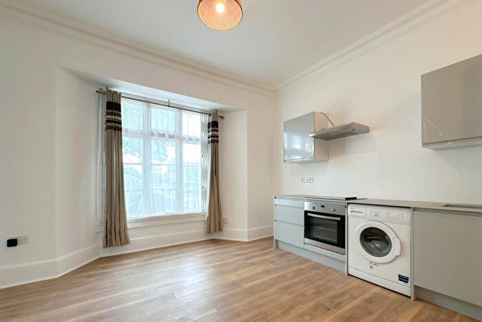 Flat To Rent In Sydenham Park Road, London, SE26