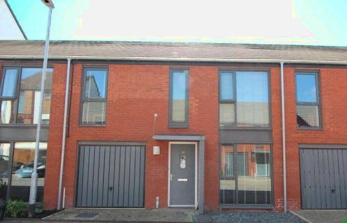 4 Bedroom Terraced House To Rent In Moccasin Way, Street, BA16