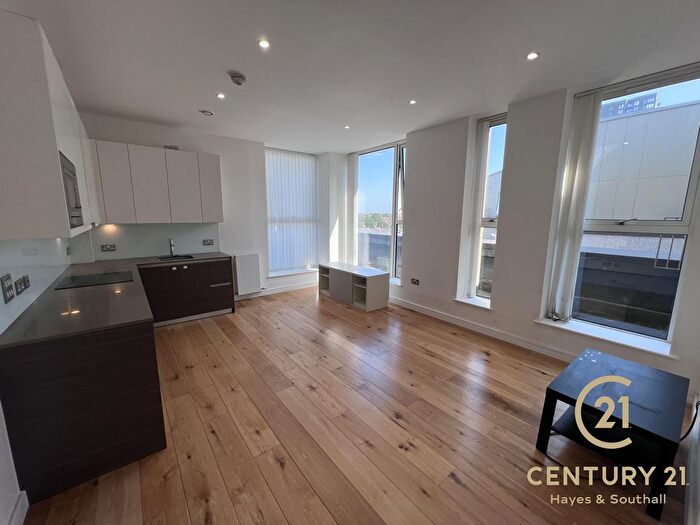 1 Bedroom Flat To Rent In Central House, Lampton Road, TW3