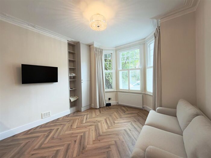 1 Bedroom Flat To Rent In Highgate Avenue, London, N6