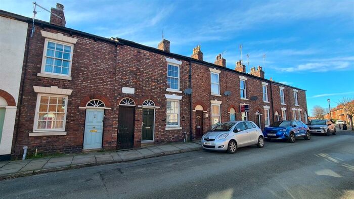 2 Bedroom Terraced House To Rent In High Street Macclesfield, SK11