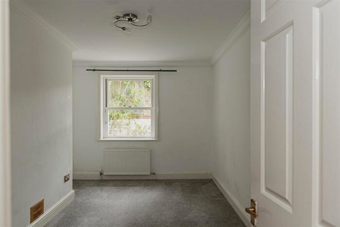 4 Bedroom House To Rent In Wray Park Road, Reigate, RH2