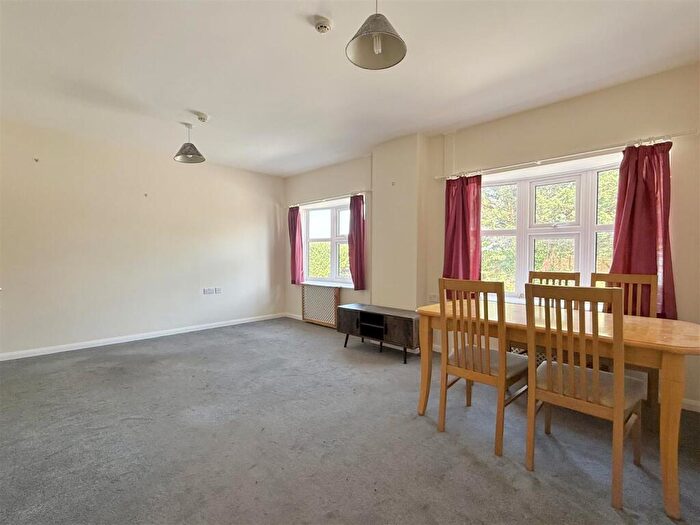 2 Bedroom Detached Bungalow For Sale In Limers Lane, Northam, Bideford, EX39