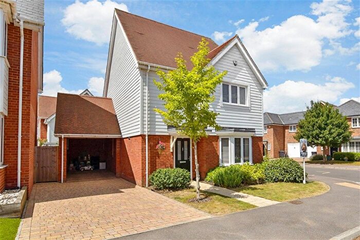 4 Bedroom Detached House For Sale In Matthews Close, Snodland, Kent, ME6
