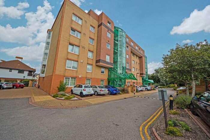 3 Bedroom Flat To Rent In Port Way, Port Solent, Portsmouth, PO6