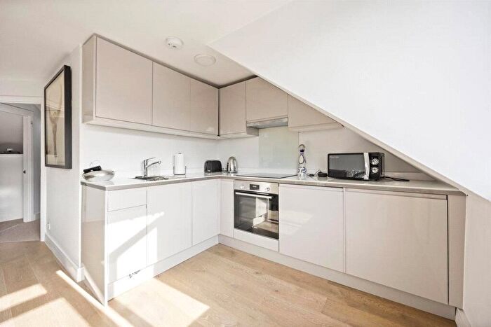 2 Bedroom Flat For Sale In Cotleigh Road, West Hampstead, NW6