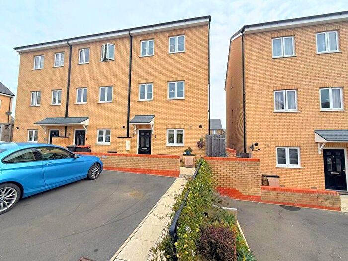 4 Bedroom End Of Terrace House For Sale In Mitchell Way, Tattenhoe Park, Milton Keynes, MK4