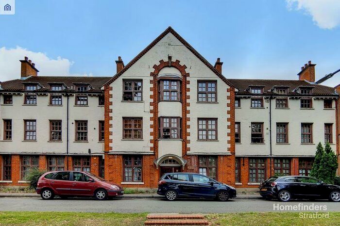 1 Bedroom Flat To Rent In Brading Crescent, Wanstead, E11