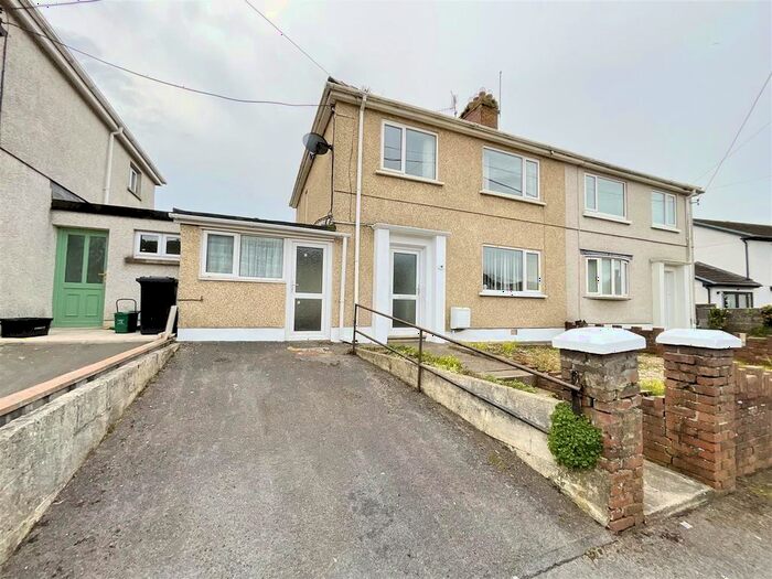 3 Bedroom Semi-Detached House To Rent In Erw Terrace, Burry Port, SA16
