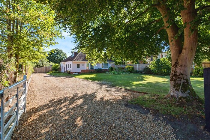3 Bedroom Bungalow For Sale In The Street, Barnby, Beccles, NR34