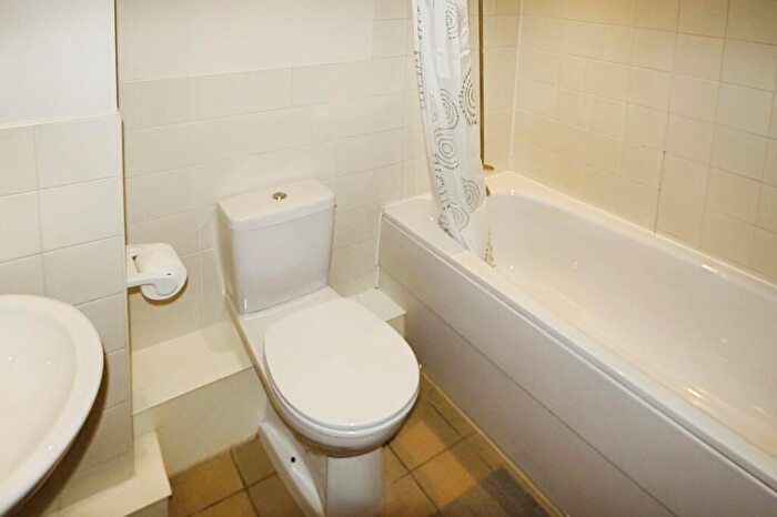 1 Bedroom Flat To Rent In Velocity West, City Walk, Leeds, West Yorkshire, LS11