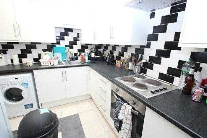 6 Bedroom Flat To Rent In Cowley Road, Oxford, OX4