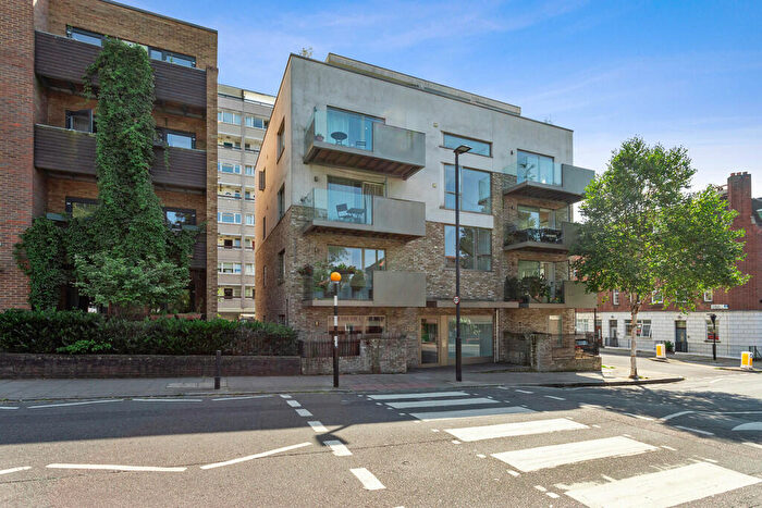 2 Bedroom Apartment For Sale In Copenhagen Street, Islington, London, N1