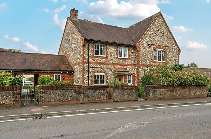 3 Bedroom Semi-detached House For Sale In Oakford Park, Halnaker, PO18