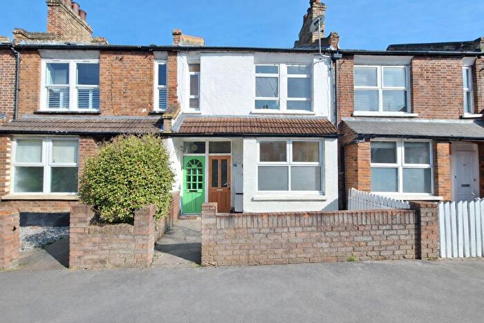 2 Bedroom Flat To Rent In Queen Mary Road, London, SE19