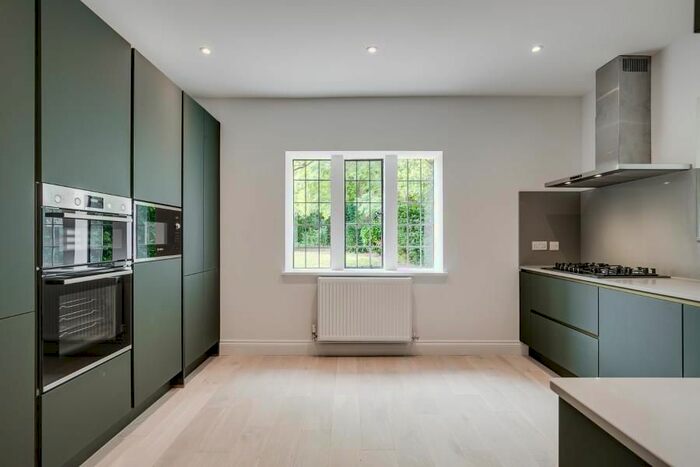 4 Bedroom Property To Rent In Middleton Road, Golders Green, NW11