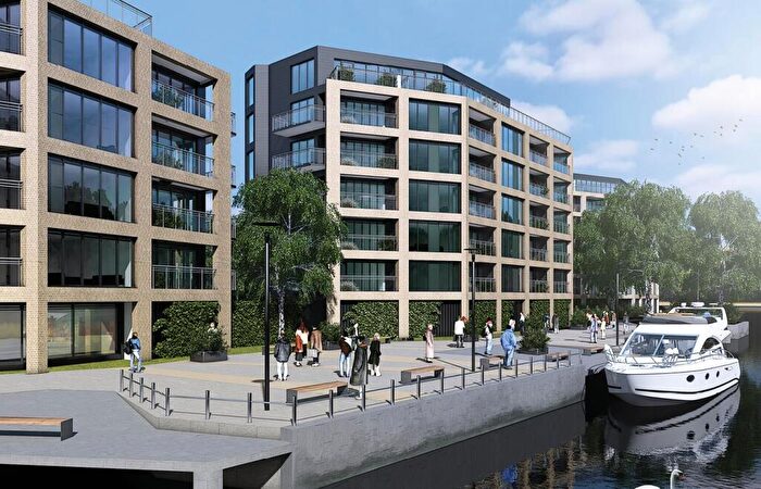 2 Bedroom Apartment To Rent In The Yacht Club, NG5