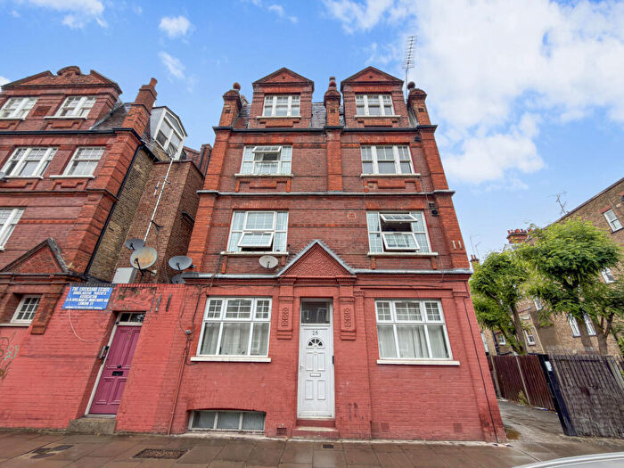 3 Bedroom Apartment For Sale In Monthorpe Road, London, E1
