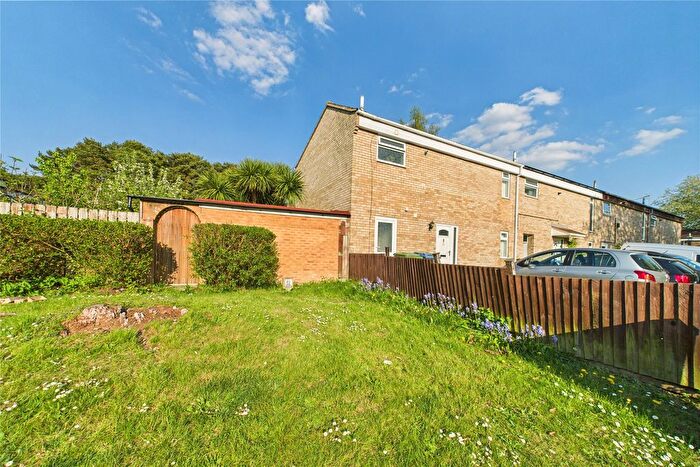 3 Bedroom End Of Terrace House To Rent In Nuthurst, Bracknell, Berkshire, RG12