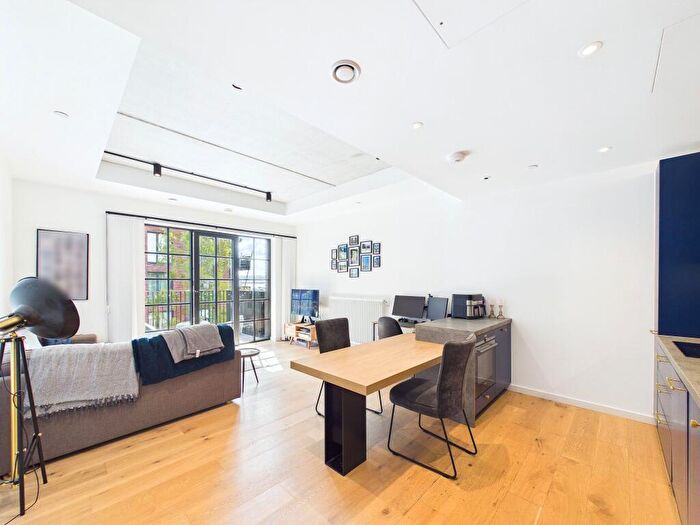 1 Bedroom Flat To Rent In Orchard Place, Agar House, E14