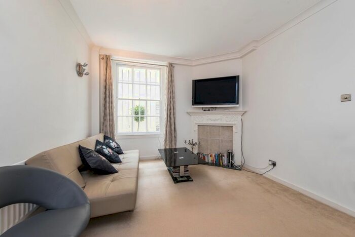 2 Bedroom Flat To Rent In Devonshire Terrace, London, W2