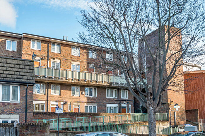 2 Bedroom Maisonette For Sale In Havil Street, London, SE5