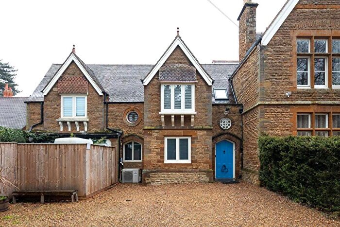 4 Bedroom Semi-Detached House To Rent In Harlestone Road, Northampton, NN5