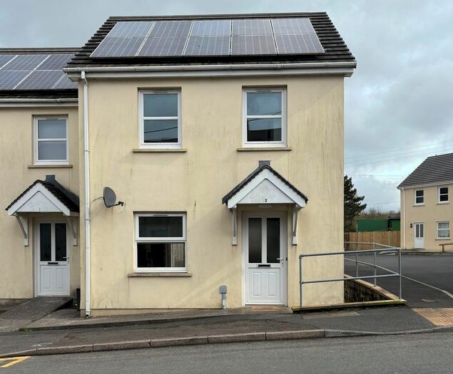 2 Bedroom Semi-Detached House To Rent In Clos Y Delfryn, Tumble, Llanelli, SA14