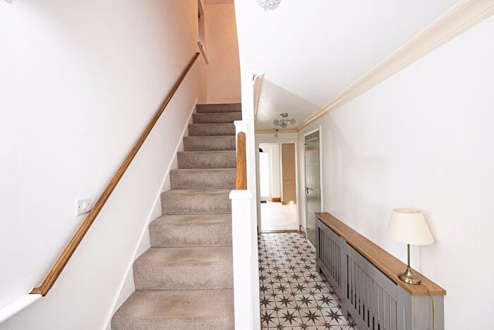 4 Bedroom Semi-Detached House To Rent In Tennyson Avenue, Lindley, Huddersfield, HD3