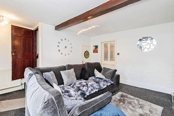 3 Bedroom Terraced House For Sale In Main Street, Wilsden, Bradford, BD15