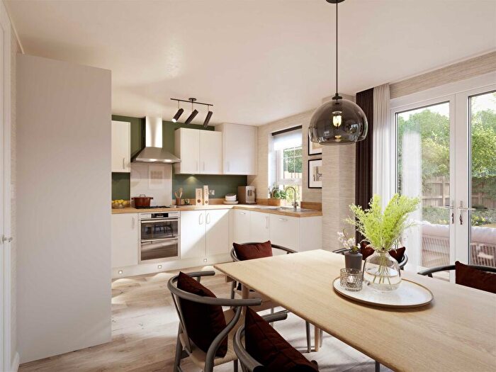 3 Bedroom Semi-Detached House For Sale In London Road, Aylesford, Kent, ME16