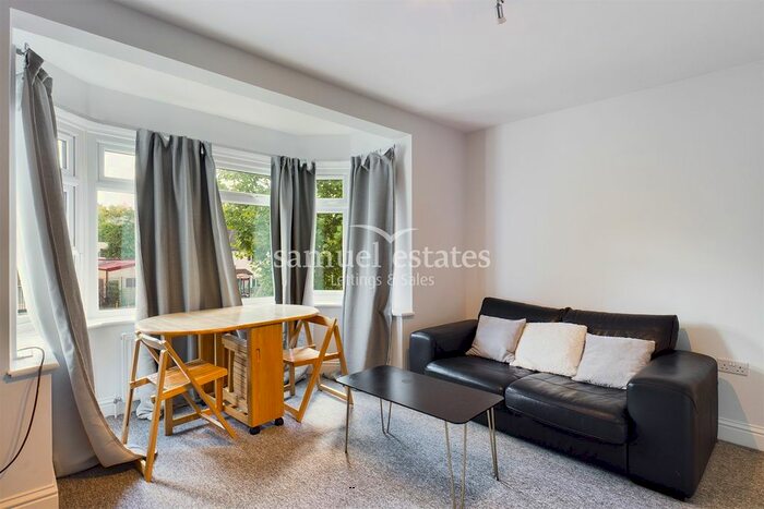 1 Bedroom Flat To Rent In Purley Grange, Brighton Road, CR2